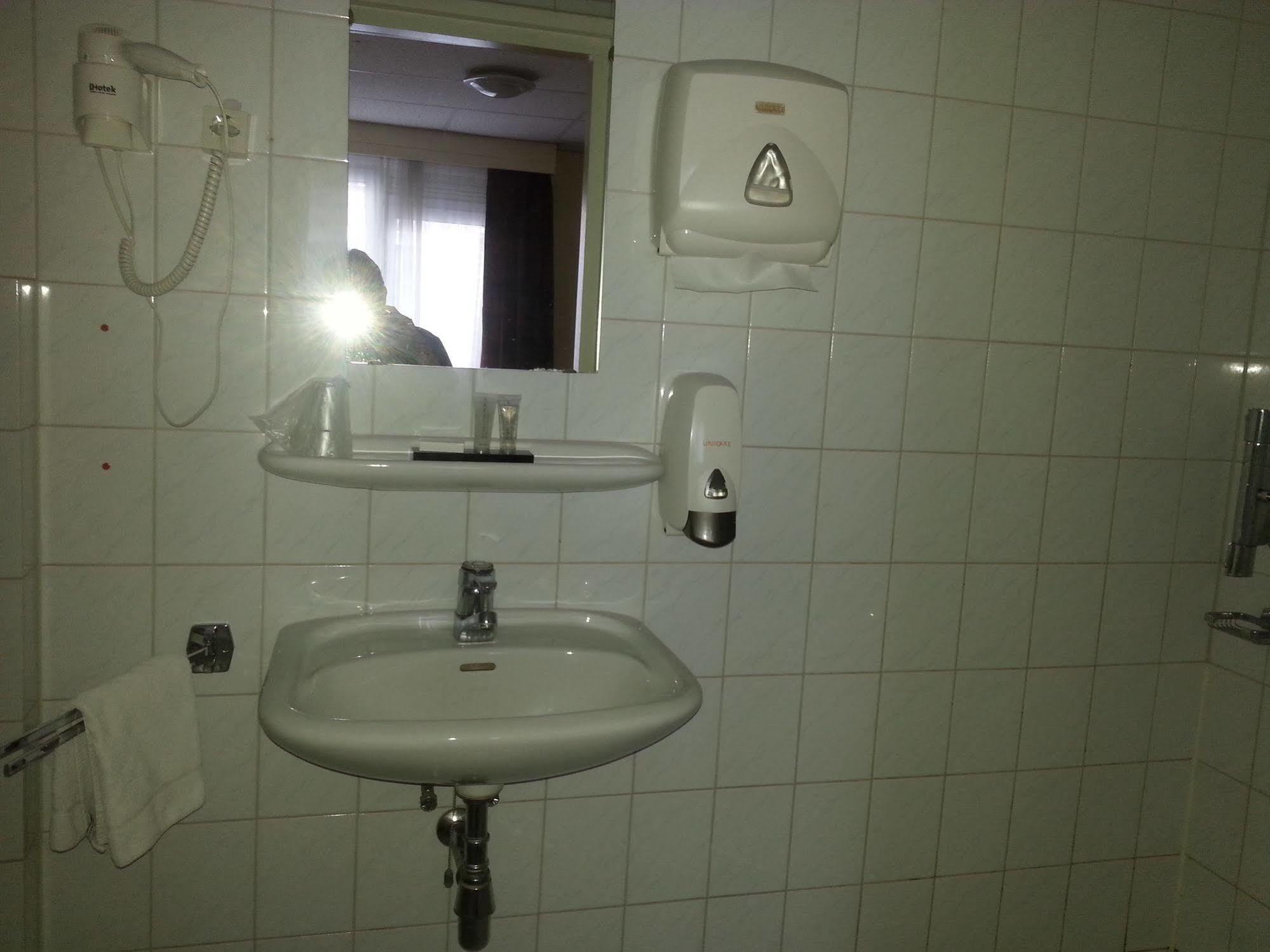 Oranje Hotel Сіттард Екстер'єр фото