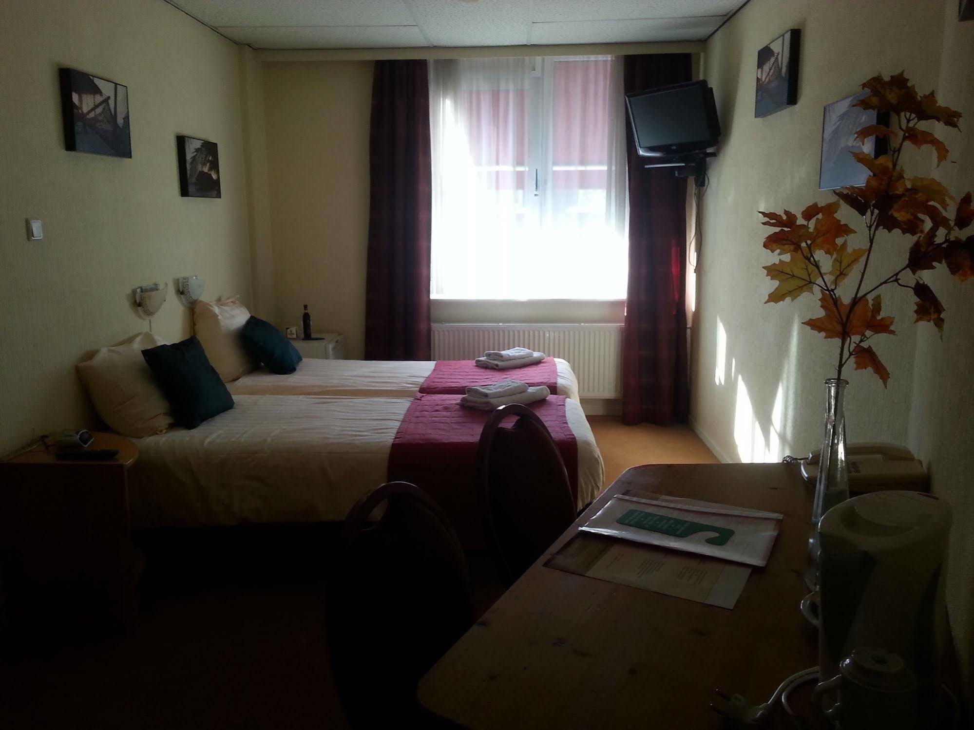 Oranje Hotel Сіттард Екстер'єр фото