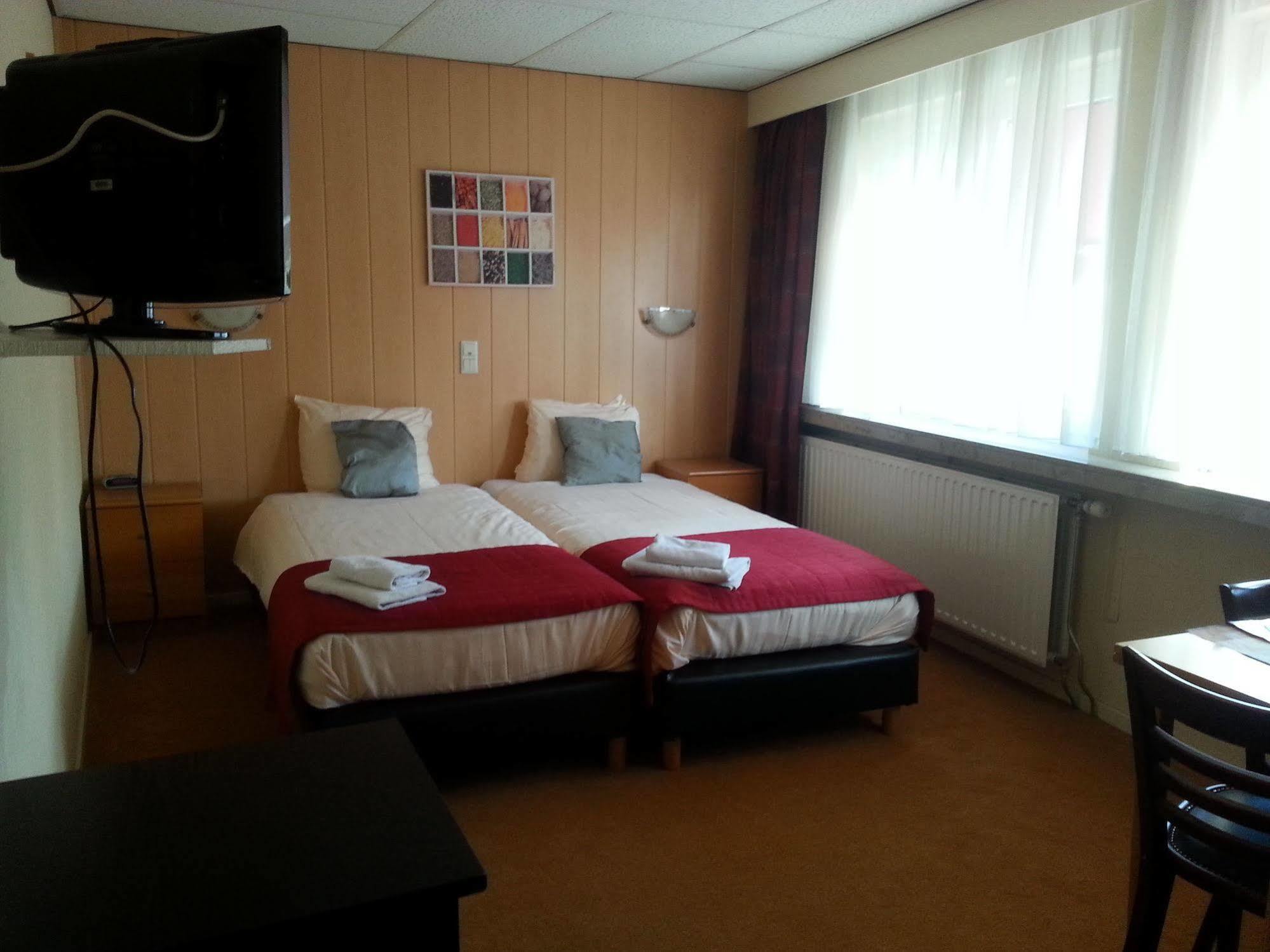 Oranje Hotel Сіттард Екстер'єр фото